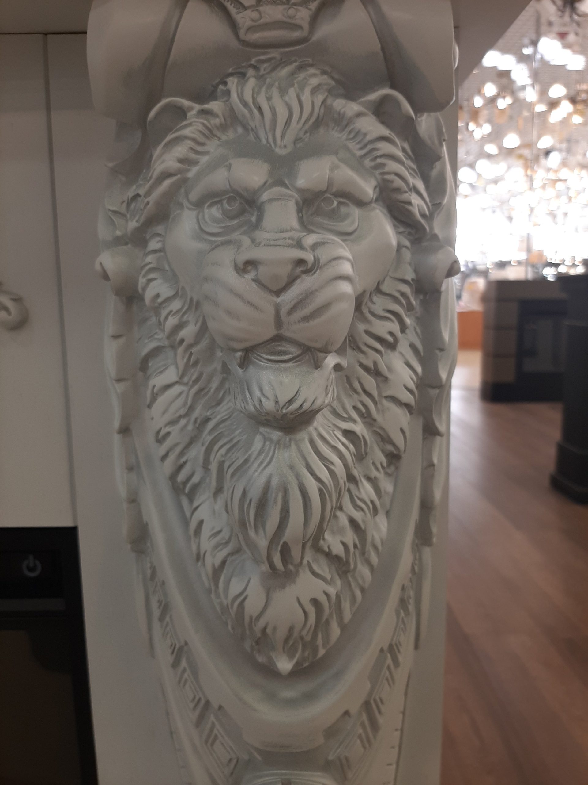 ЛЬВЫ / LIONS / с очагом Фотон 26". Размеры, мм:  1245 (ш) х 1072 (в) х 370 (г) ЛЬВЫ / LIONS / с очагом Фотон 26". Размеры, мм:  1245 (ш) х 1072 (в) х 370 (г)
